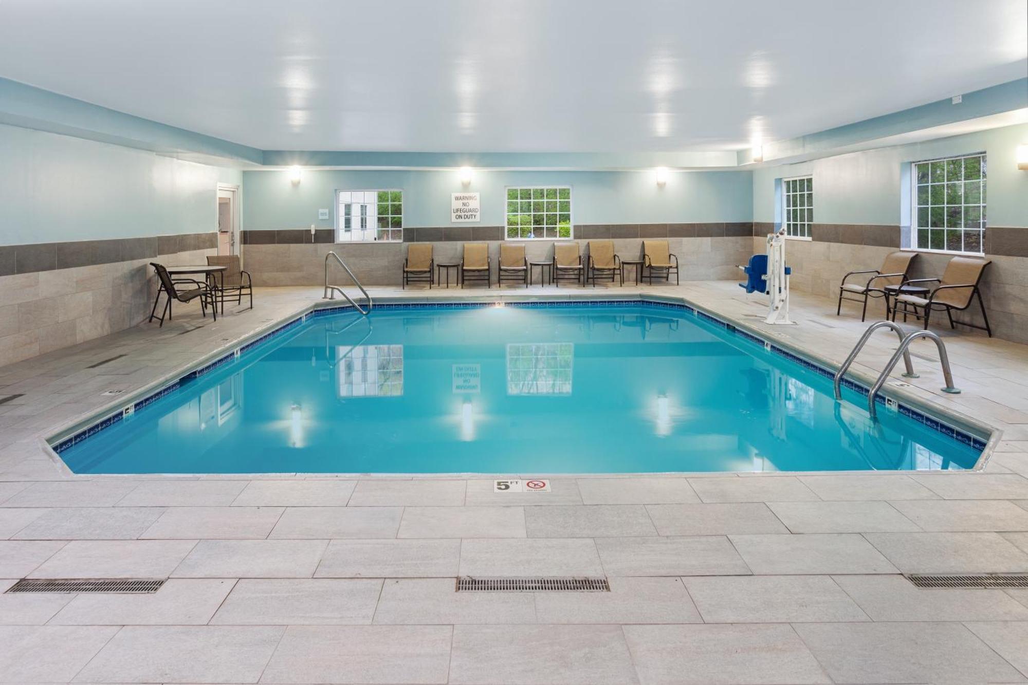 Holiday Inn Express & Suites Carmel North - Westfield By Ihg Εξωτερικό φωτογραφία