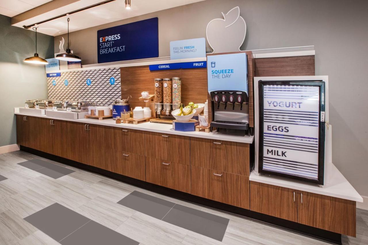 Holiday Inn Express & Suites Carmel North - Westfield By Ihg Εξωτερικό φωτογραφία
